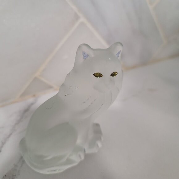 Frosted Crystal Persian Cat Glass Figurine jewel green eyes and glitter detail - Picture 6 of 7